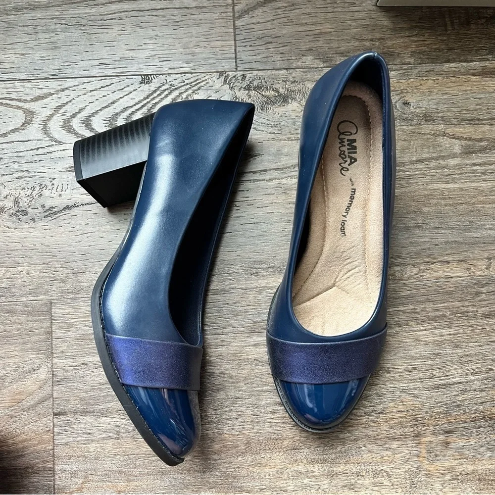 Mia Amore Navy Ivaa Slip-on Soft Toe Block Heel Memory Foam Pumps 8.5 NEW